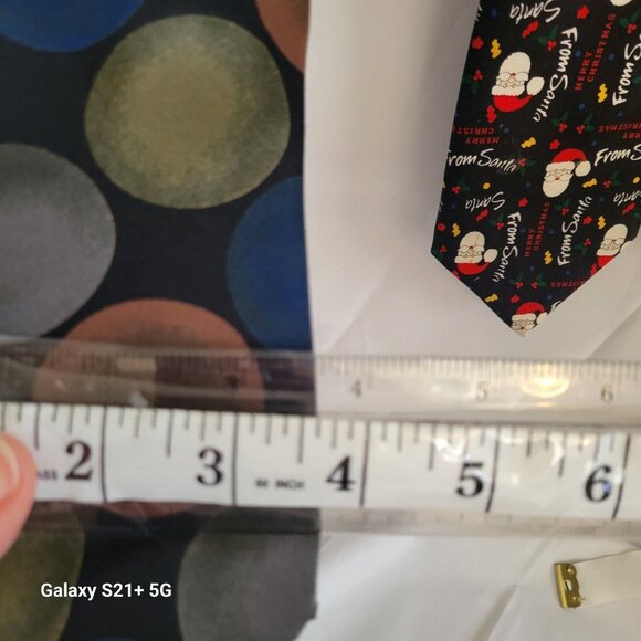 Variety Lot of 3 Men's Silk Neck Ties, from 3” To 4” Wide 1 Santa - Picture 5 of 10